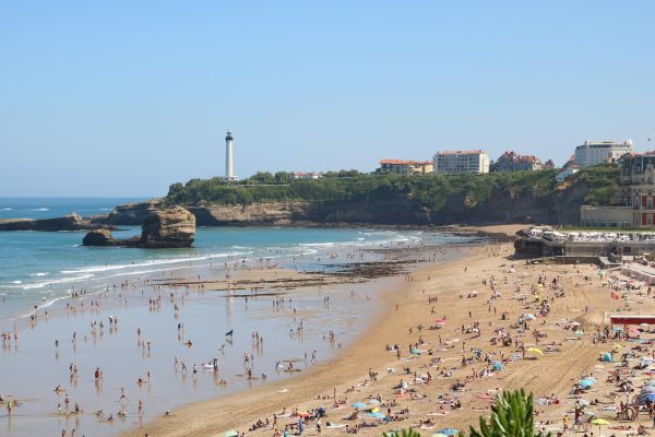 Booking a Wedding Photographer in Biarritz: What Actually Matters